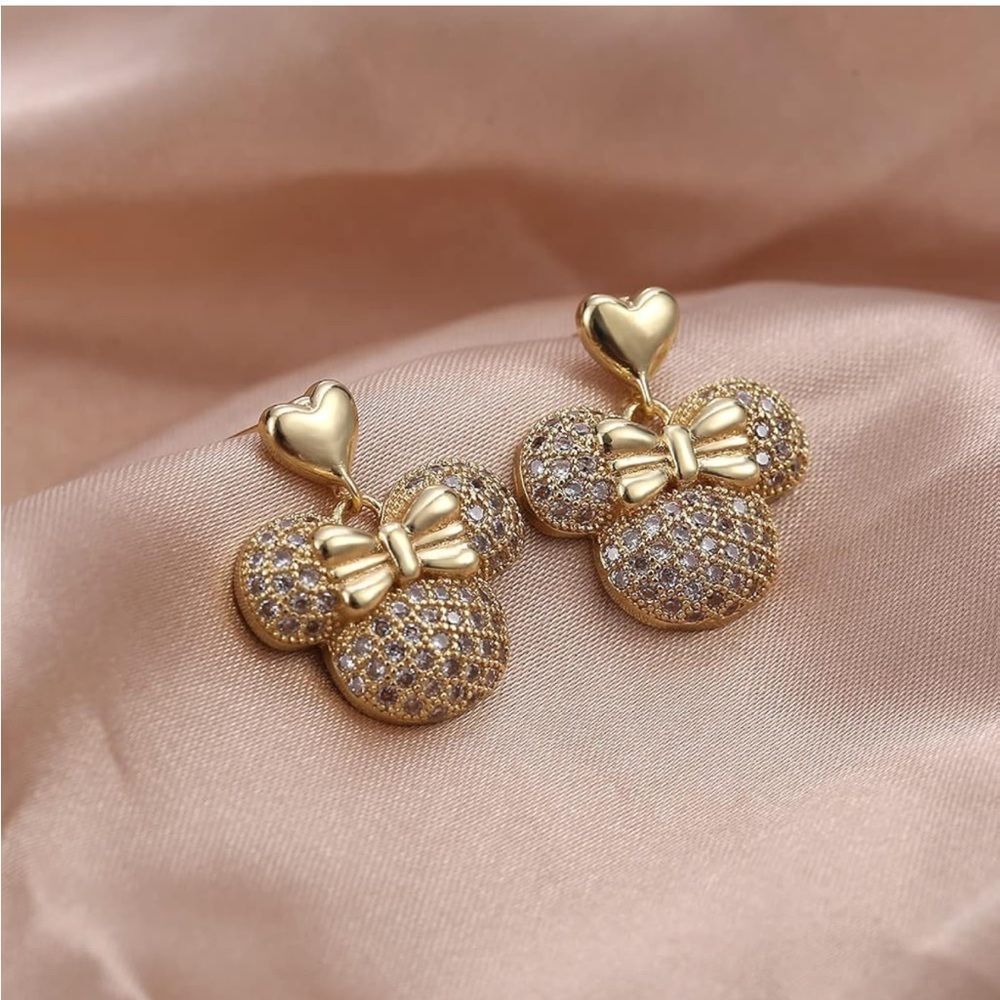 14k plated Minnie Mouse Bow Diamond Earrings - Picture 5 of 5